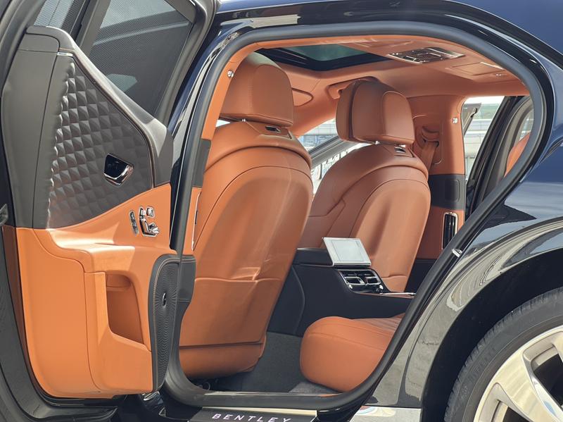 Bentley Flying Spur, 2021 — фото 9 из 12