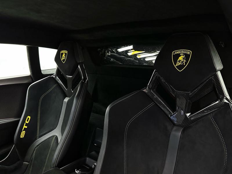 Lamborghini Huracán, 2022 — фото 9 из 10
