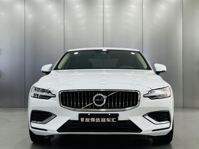 Volvo S60, 2023 — фото 2 из 12