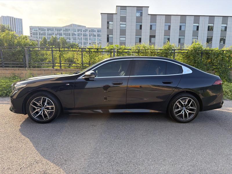 BMW i5, 2025 — фото 3 из 12