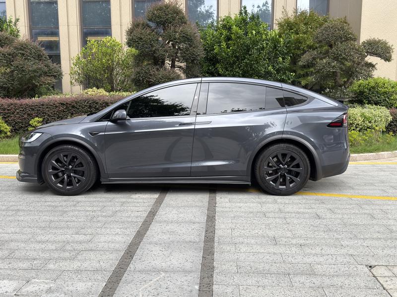 Tesla Model X, 2023 — фото 4 из 11