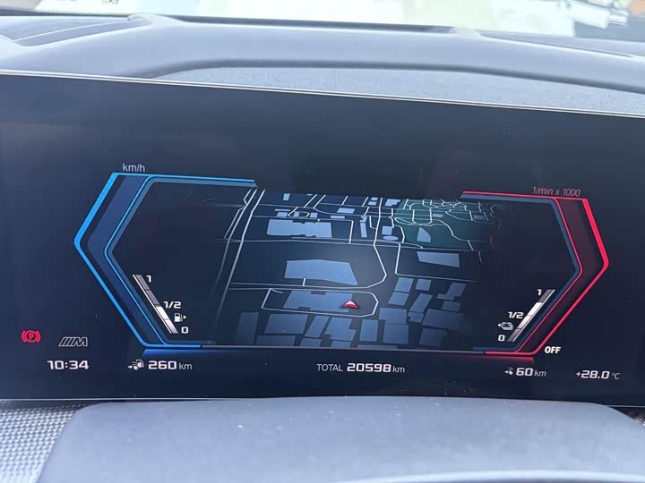 BMW XM, 2024 — фото 8 из 9