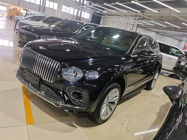 Bentley Bentayga, 2023 — купить в Саратове под ключ