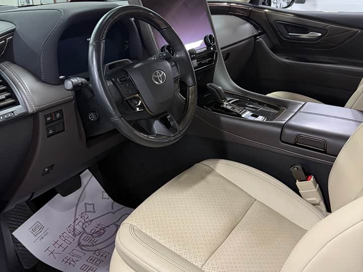 Toyota Alphard, 2023 — фото 2 из 7
