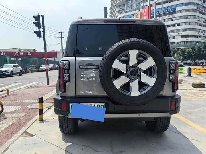 BAIC Beijing BJ40 Hybrid, 2025 — фото 6 из 9
