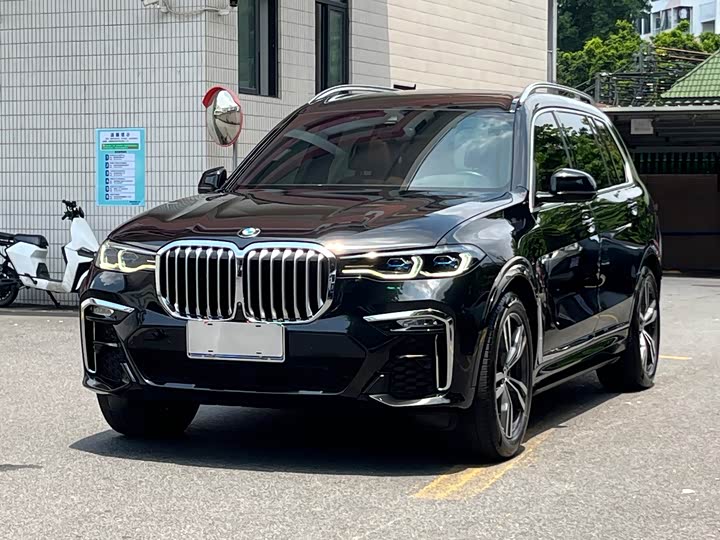 BMW X7, 2022 — купить в Твери под ключ
