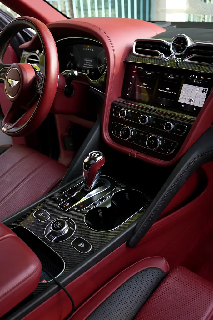 Bentley Bentayga, 2022 — фото 6 из 10
