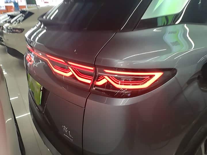 BYD Song L DM-i Hybrid, 2026 — фото 8 из 9