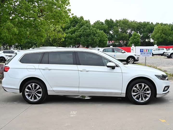 Volkswagen Passat Variant, 2023 — фото 7 из 9