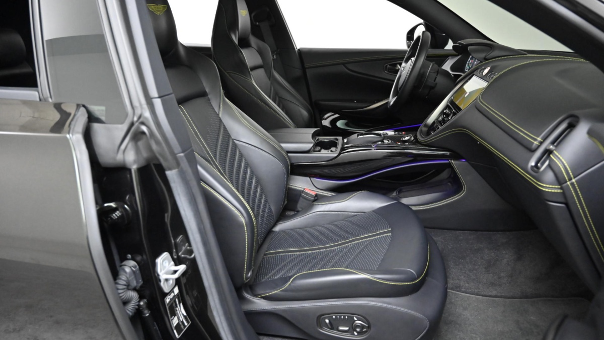 Aston Martin DBX, 2023 — фото 9 из 12