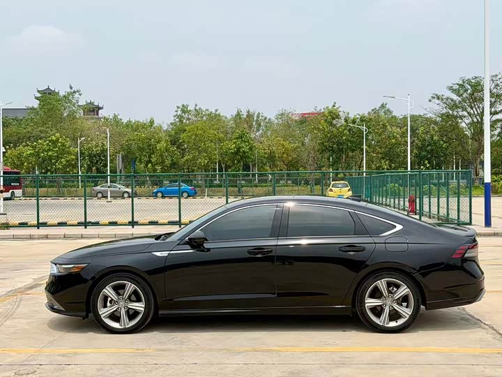 Honda Accord, 2023 — фото 8 из 9