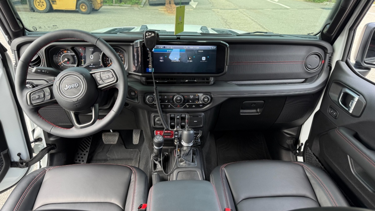 Jeep Wrangler, 2024 — фото 10 из 12