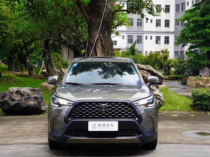 Toyota Corolla Cross, 2021 — фото 2 из 9