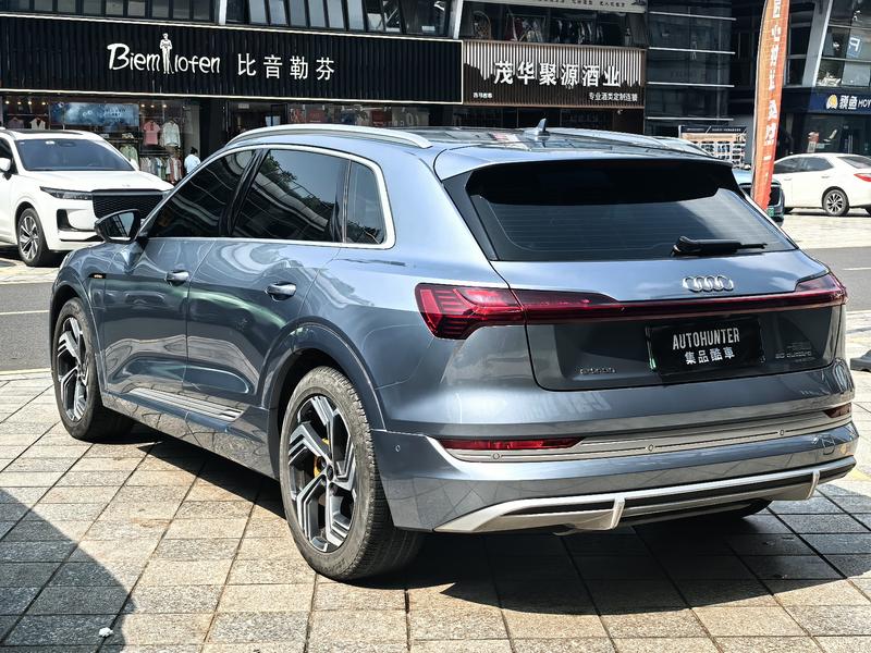 Audi e-tron, 2022 — фото 4 из 12