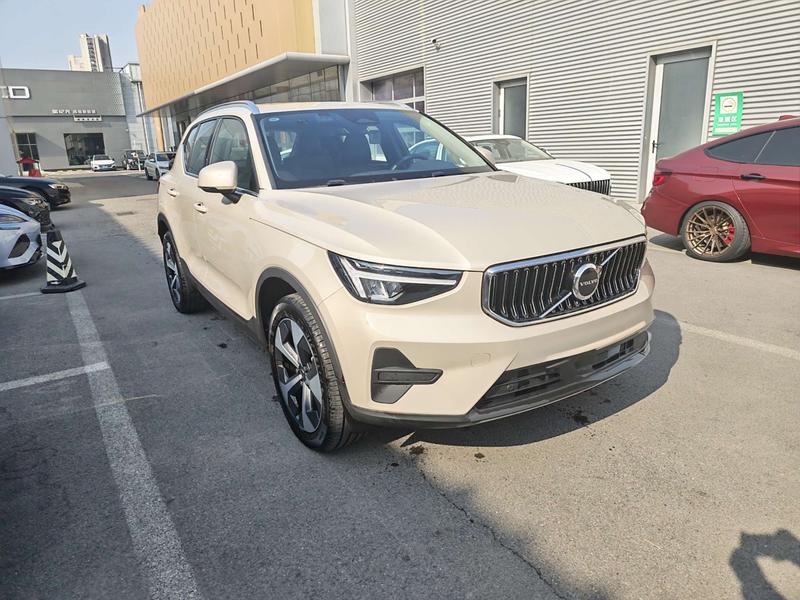 Volvo XC40, 2024 — фото 3 из 11