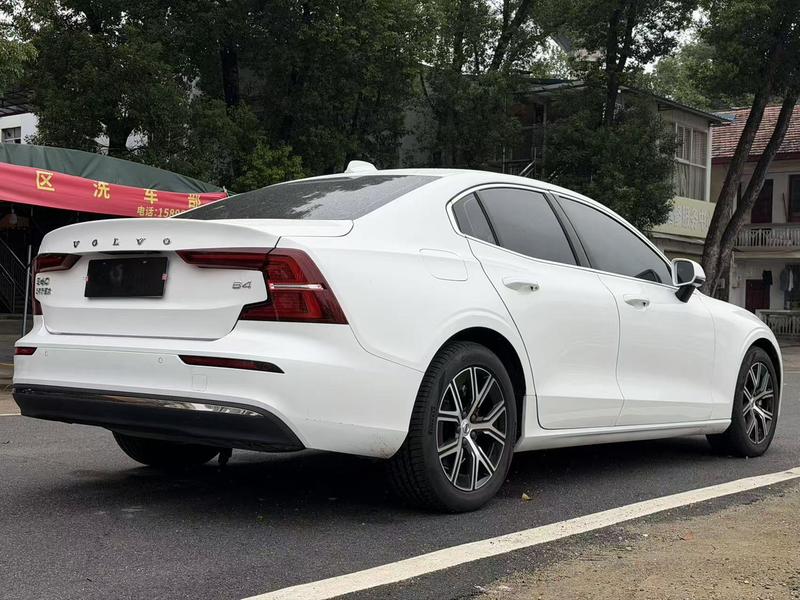 Volvo S60, 2025 — фото 6 из 10