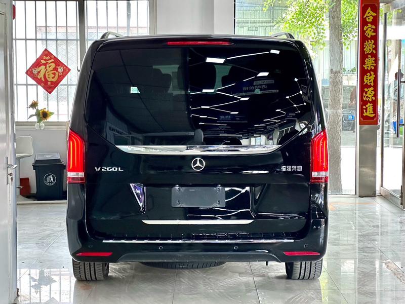Mercedes-Benz V-Class, 2023 — фото 4 из 12