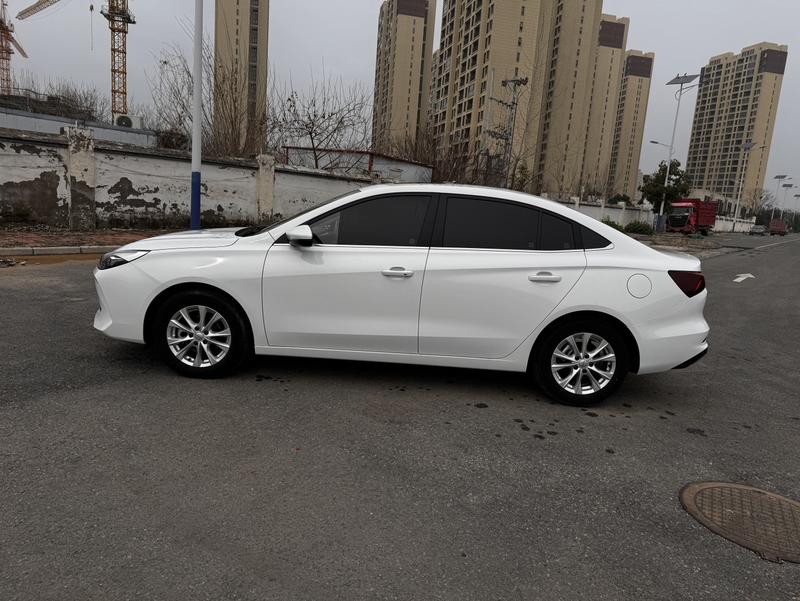 Roewe i5, 2025 — фото 4 из 12