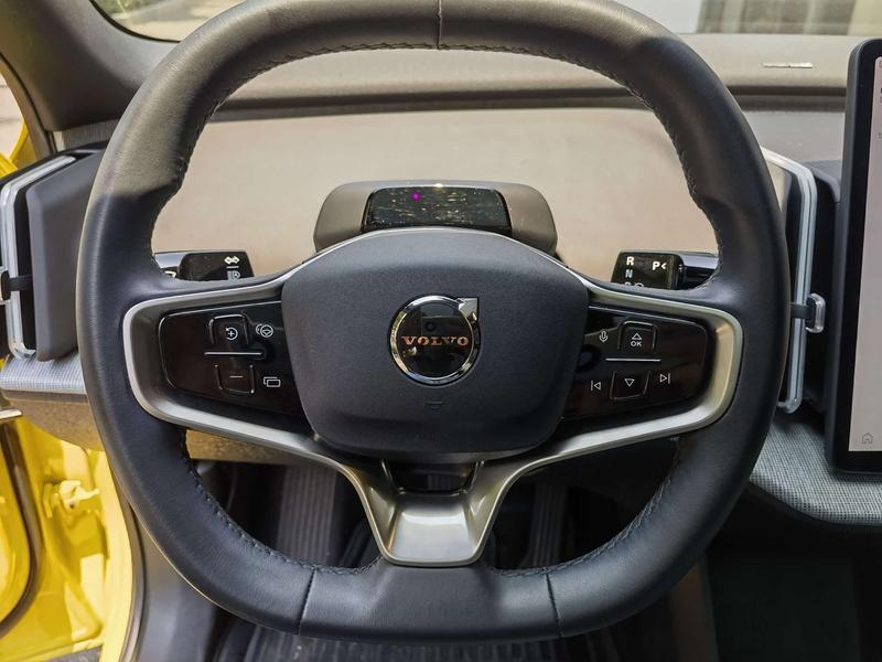 Volvo EX30, 2024 — фото 6 из 11