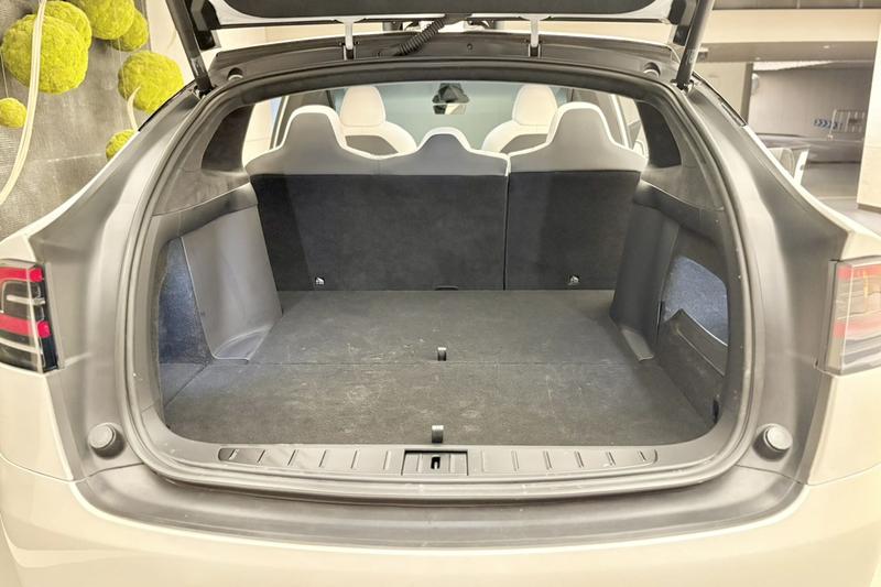 Tesla Model X, 2023 — фото 12 из 12