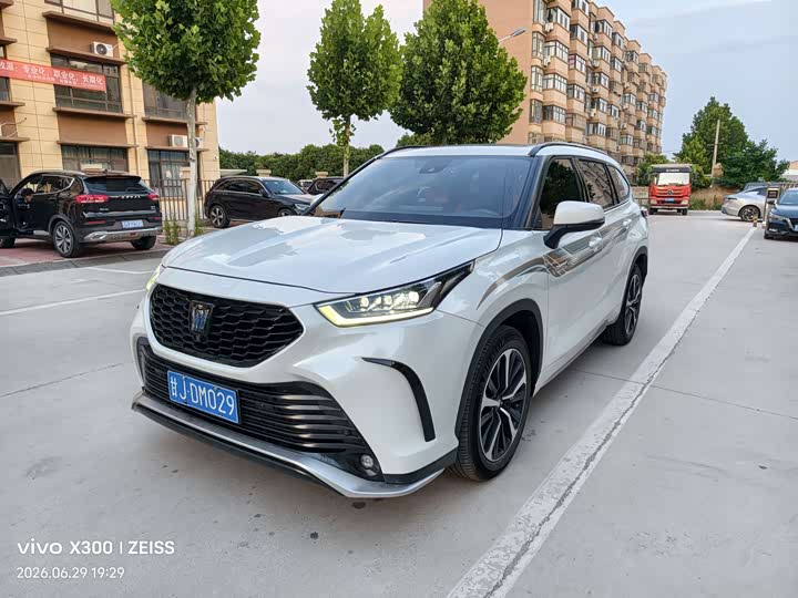 Toyota Crown Kluger, 2022 — фото 2 из 9