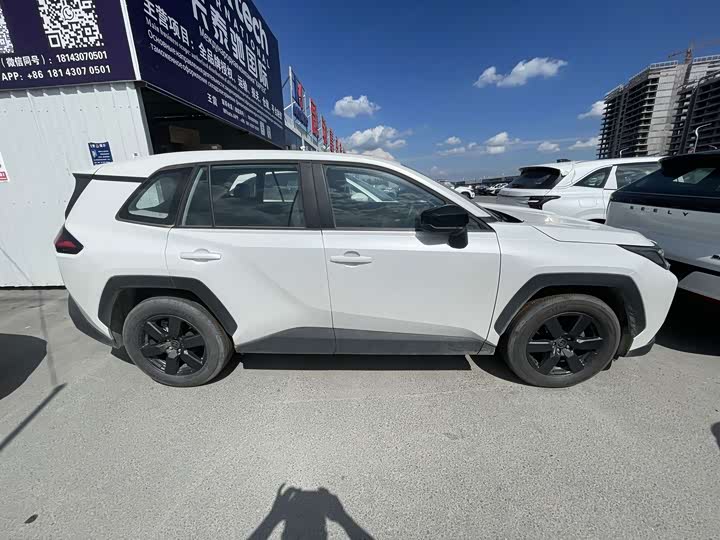 Toyota RAV4, 2026 — фото 3 из 7