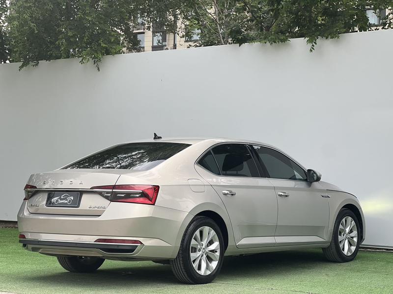 Skoda Superb, 2021 — фото 6 из 9