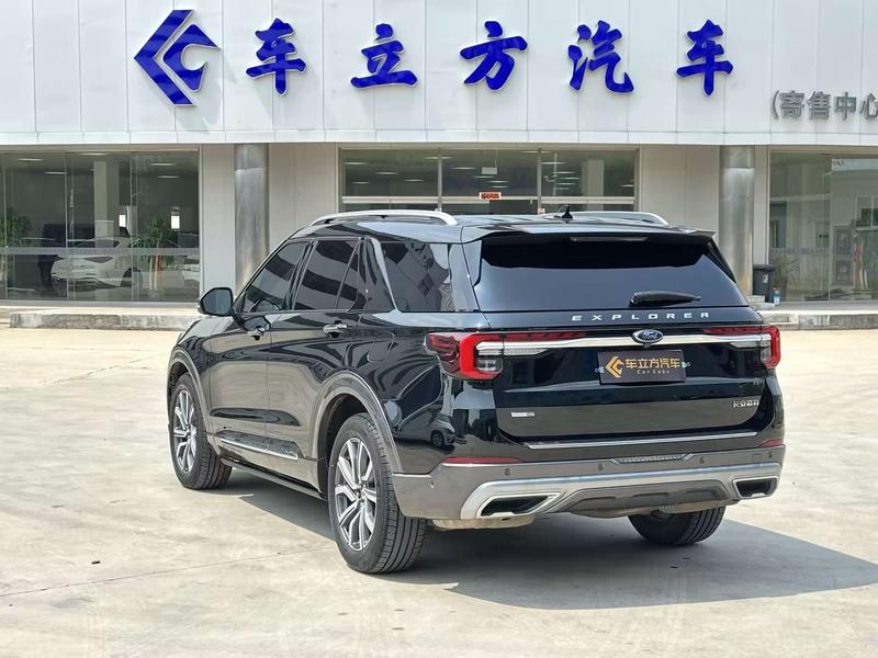 Ford Explorer, 2022 — фото 5 из 10