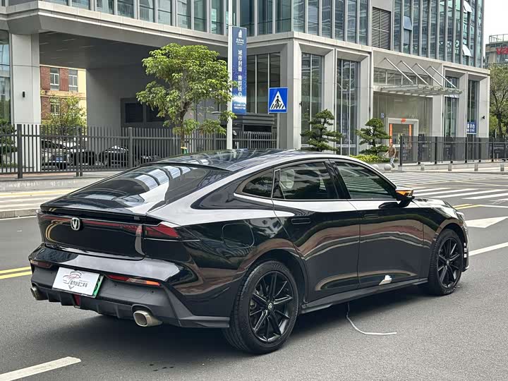 Changan UNI-V Hybrid, 2023 — фото 4 из 9
