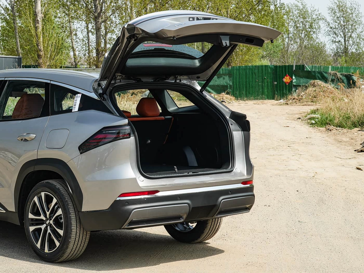 Geely Galaxy M7, 2026 — фото 6 из 6