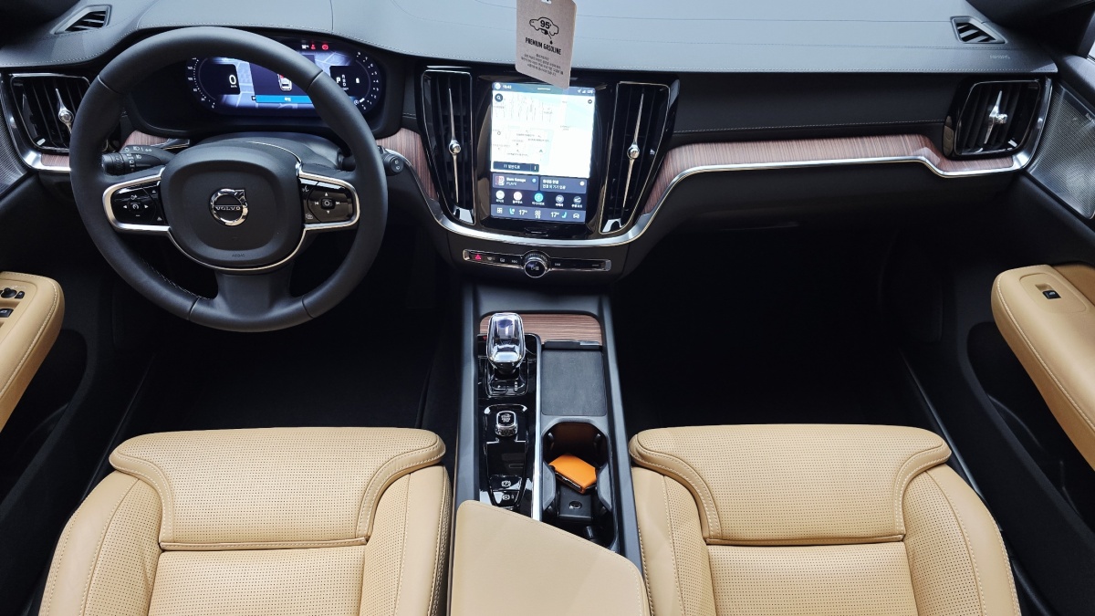 Volvo V60, 2025 — фото 6 из 12