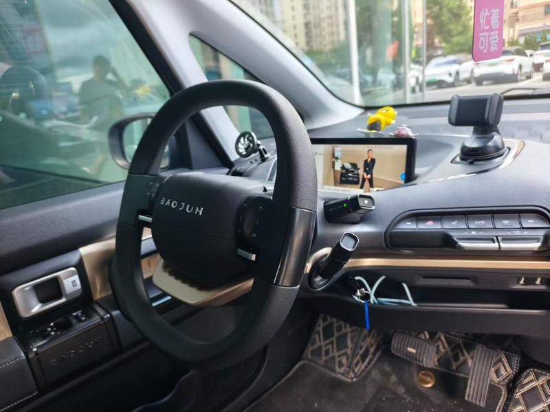 Baojun KiWi EV, 2022 — фото 9 из 12