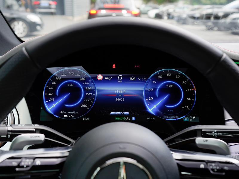 Mercedes-Benz EQE AMG, 2024 — фото 7 из 12