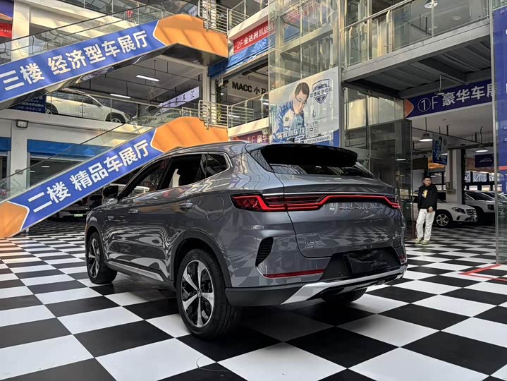 BYD Song Plus Hybrid/EV, 2022 — фото 4 из 12