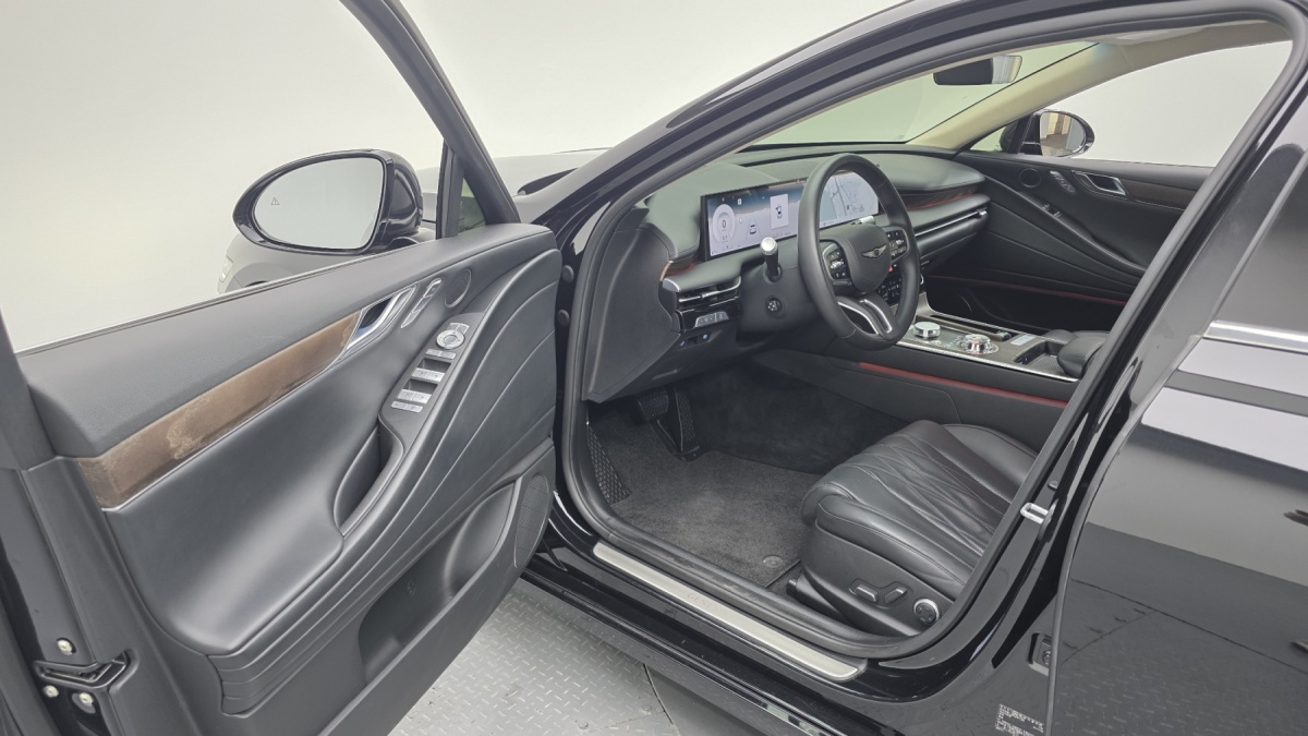Genesis G80, 2023 — фото 10 из 12