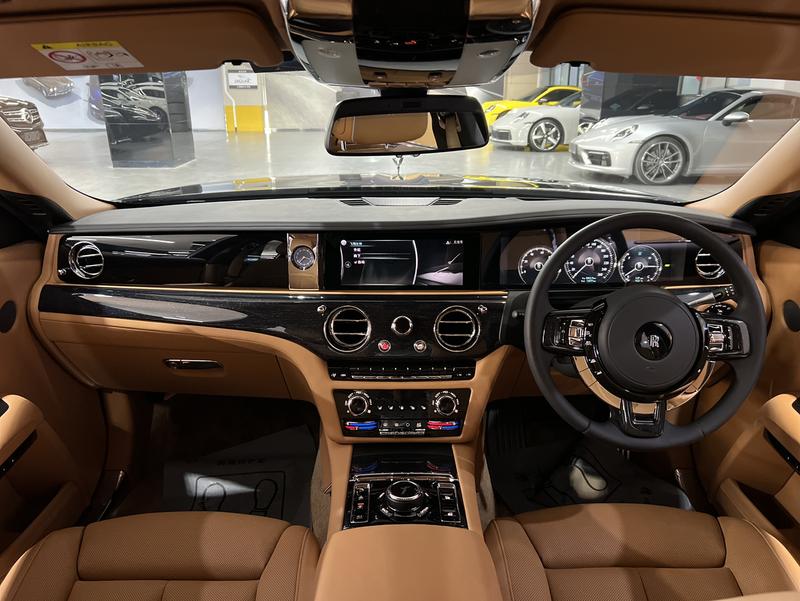 Rolls-Royce Ghost, 2025 — фото 8 из 12