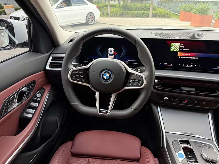 BMW i3, 2025 — фото 8 из 9