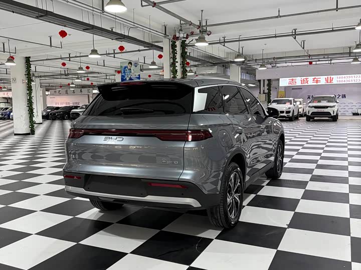 BYD Song Pro Hybrid, 2026 — фото 4 из 9