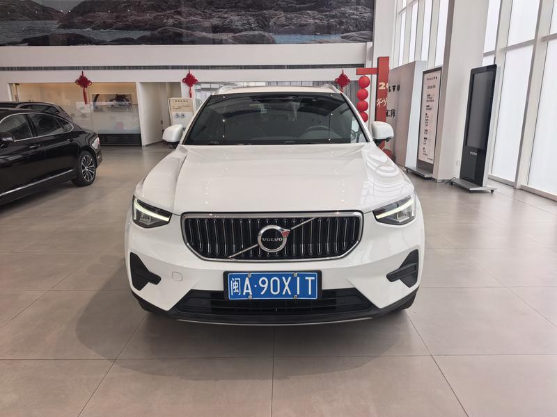 Volvo XC40, 2023 — фото 2 из 12
