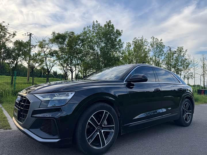 Audi Q8, 2022 — фото 3 из 9
