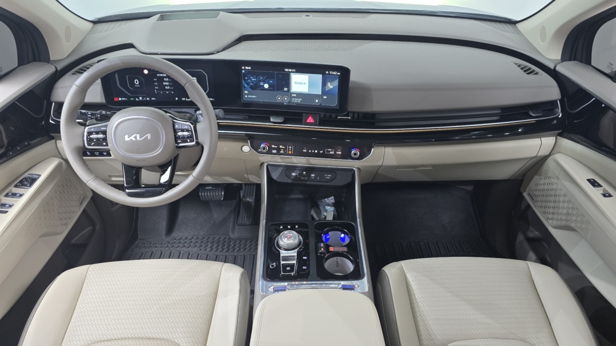Kia Carnival, 2024 — фото 7 из 12