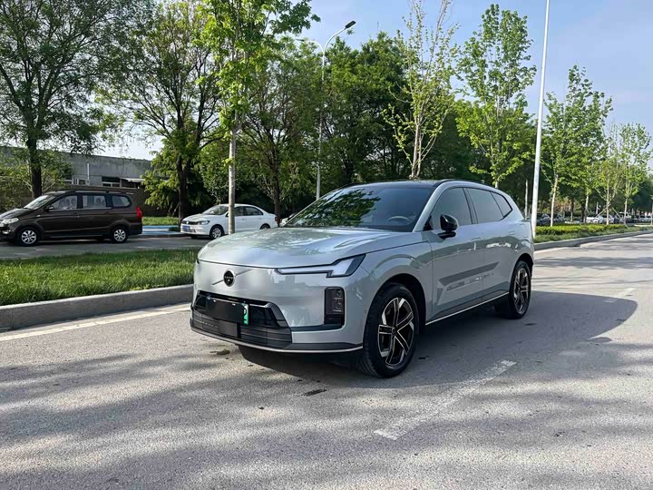 Volvo XC70 Hybrid, 2025 — купить в Твери под ключ