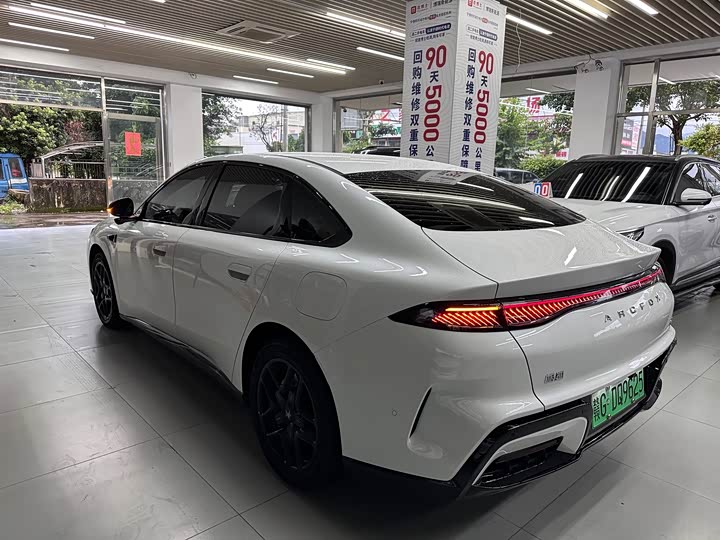 BAIC Arcfox S3, 2026 — фото 4 из 9