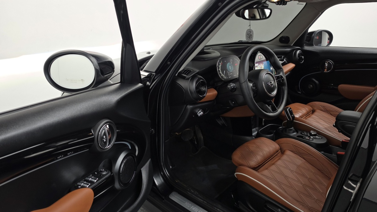 Mini Cooper, 2024 — фото 10 из 12