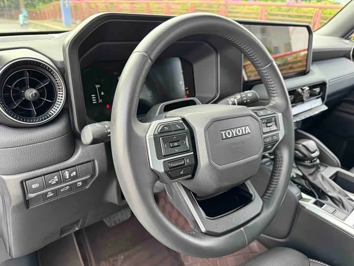 Toyota Prado, 2025 — фото 7 из 9