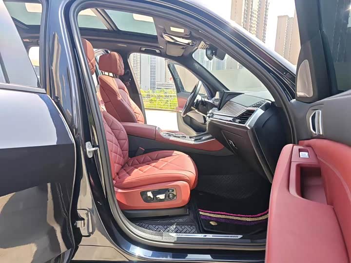BMW X5, 2025 — фото 8 из 9