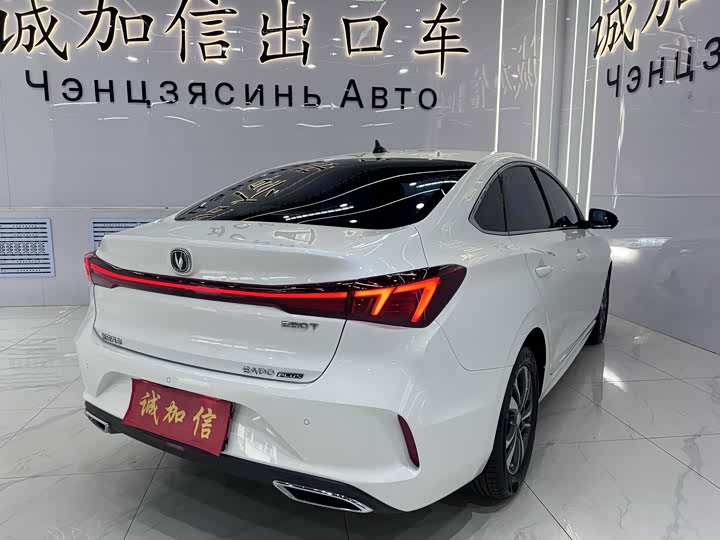 Changan Eado Plus, 2022 — фото 4 из 9