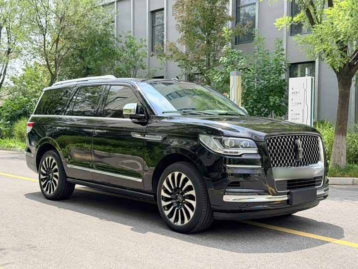 Lincoln Navigator, 2023 — фото 6 из 9