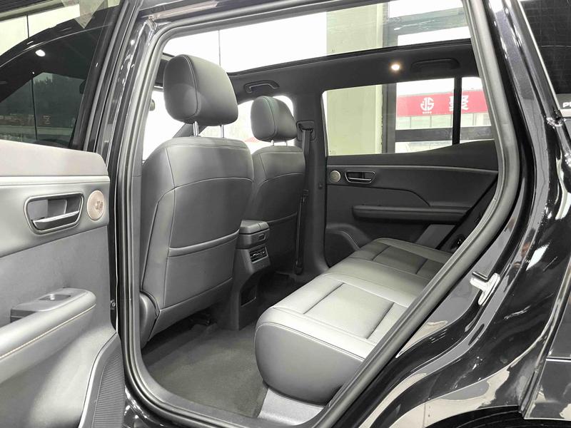 Toyota bZ3X, 2025 — фото 12 из 12