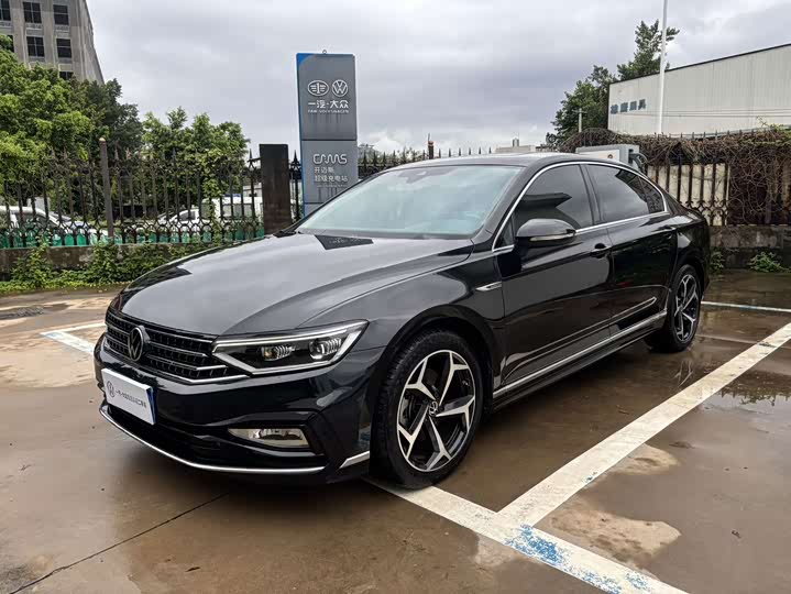 Volkswagen Magotan, 2024 — купить в Брянске под ключ